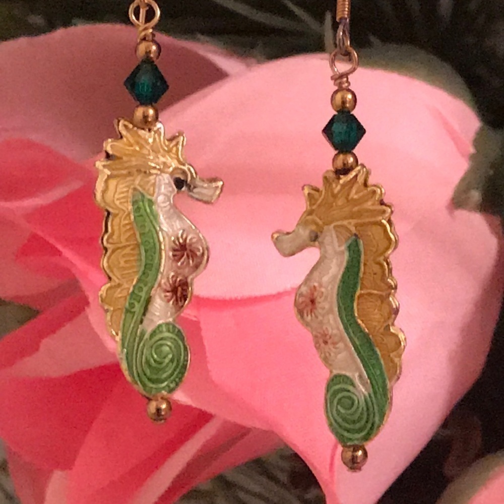 🔥ON SALE🔥3/$30🔥 💖 LA Design💖Handmade Earrings